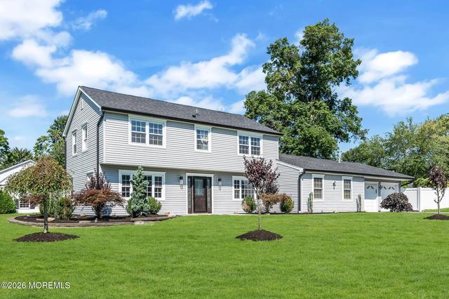 2 Girard St, Marlboro, NJ 07746