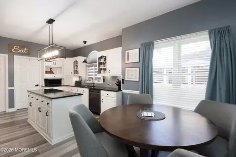 Kitchen - 9 Sarah Ct, Matawan, NJ 07747 photo 2 of 4