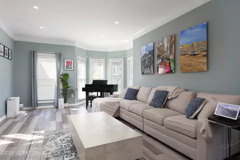 Living - 9 Sarah Ct, Matawan, NJ 07747 photo 2 of 3
