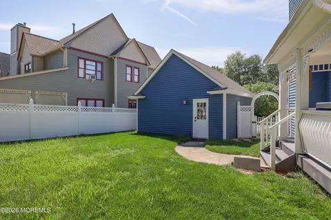Exterior - 9 Sarah Ct, Matawan, NJ 07747 photo 9 of 9