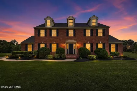 8 Sweetbriar Ct, Mullica Hill, NJ 08062