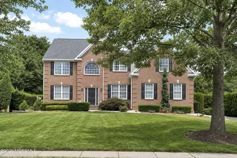 Exterior - 29 Bard Dr, Monroe, NJ 08831 photo 2 of 13