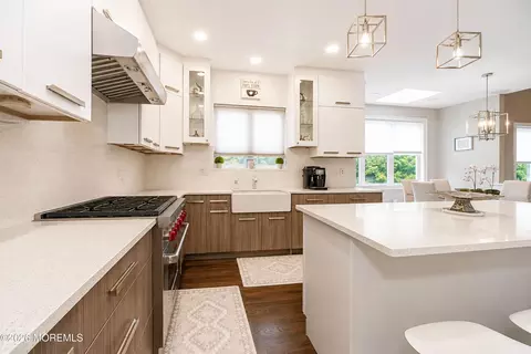 Kitchen - 29 Bard Dr, Monroe, NJ 08831 photo 7 of 9