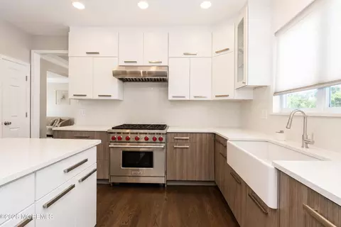 Kitchen - 29 Bard Dr, Monroe, NJ 08831 photo 5 of 9