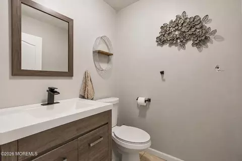 Bath - 2 Macintosh Ct, Jackson, NJ 08527 photo 1 of 4