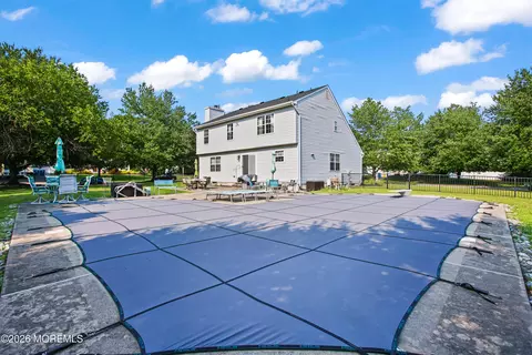 Exterior - 2 Macintosh Ct, Jackson, NJ 08527 photo 4 of 8