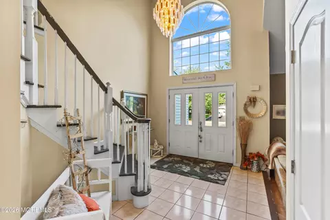 Entry Way - 2 Macintosh Ct, Jackson, NJ 08527 photo 2 of 5