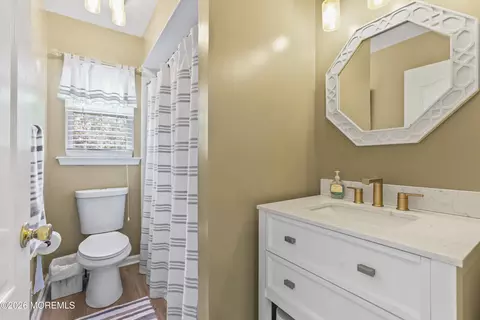 Bath - 2 Macintosh Ct, Jackson, NJ 08527 photo 5 of 5