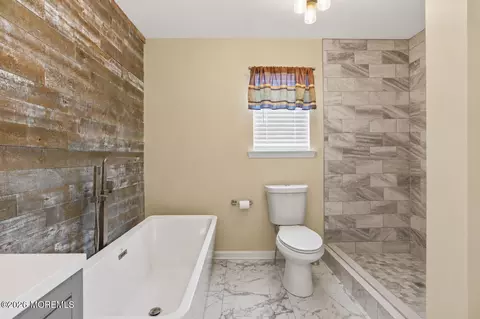 Bath - 2 Macintosh Ct, Jackson, NJ 08527 photo 3 of 4