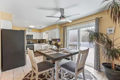Dining - 2 Macintosh Ct, Jackson, NJ 08527 photo 2 of 2