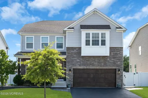 201 Ashburn Ave, Manahawkin, NJ 08050