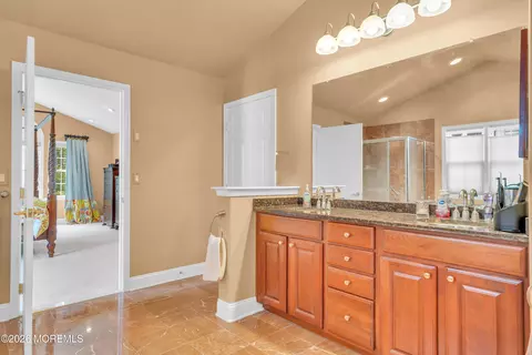 Bath - 151 Spring Lake Blvd, Waretown, NJ 08758 photo 3 of 5