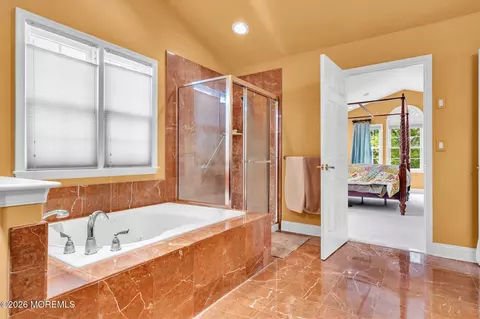 Bath - 151 Spring Lake Blvd, Waretown, NJ 08758 photo 4 of 5