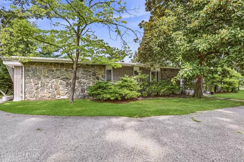 408 S Lake Dr, Lakewood, NJ 08701