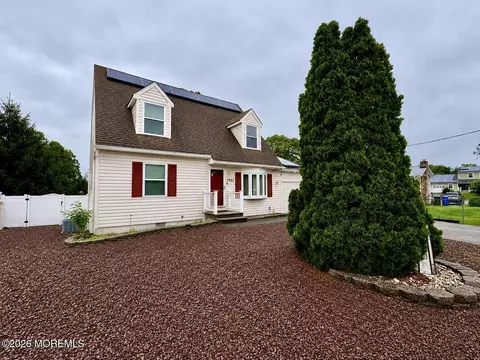 1901 Teakwood Rd, Toms River, NJ 08753