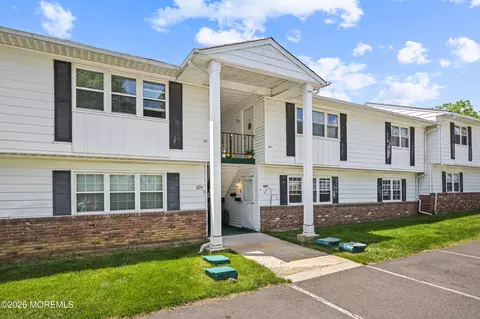67 Galewood Dr #B, Matawan, NJ 07747