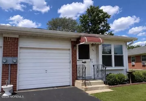 3 B Ironside Dr, Whiting, NJ 08759