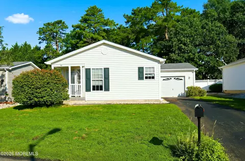 99 Oak Ridge Ln, Manahawkin, NJ 08050