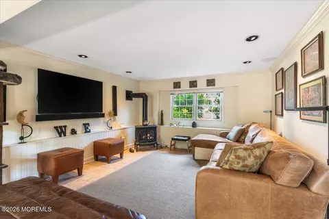 Living - 5 Scheiber Dr, Brick, NJ 08723 photo 3 of 4