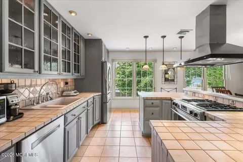 Kitchen - 5 Scheiber Dr, Brick, NJ 08723 photo 1 of 3