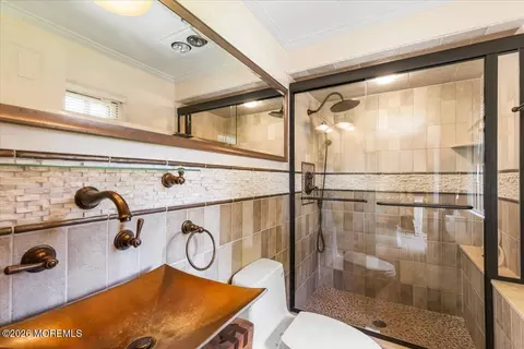 Bath - 5 Scheiber Dr, Brick, NJ 08723 photo 3 of 3