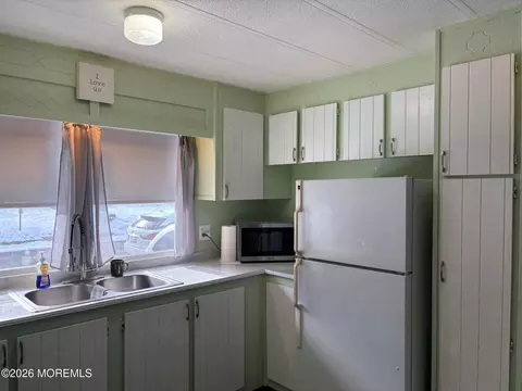 Kitchen - 4 Alexander Ave, Jackson, NJ 08527 photo 2 of 5