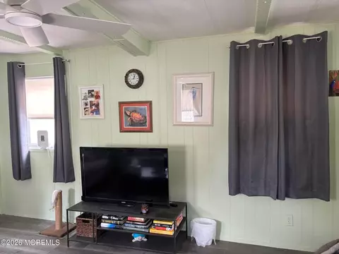 Living - 4 Alexander Ave, Jackson, NJ 08527 photo 2 of 3
