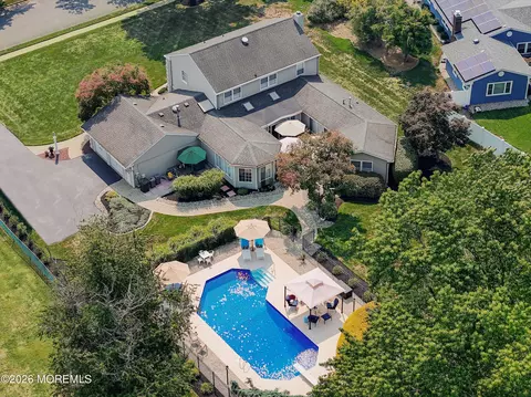 124 Princess Anne Dr, Freehold, NJ 07728