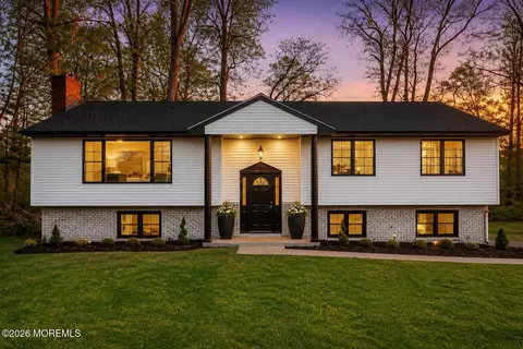 4 Blue Hills Dr, Holmdel, NJ 07733