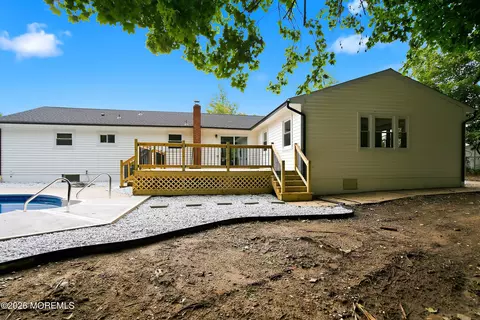 Exterior - 17 Mohawk Dr, Matawan, NJ 07747 photo 6 of 7