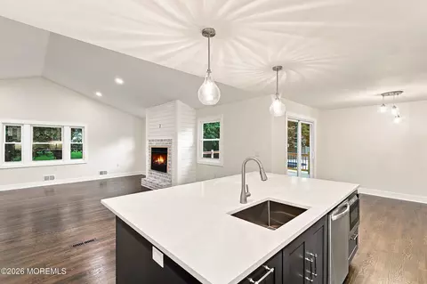 Kitchen - 17 Mohawk Dr, Matawan, NJ 07747 photo 2 of 4