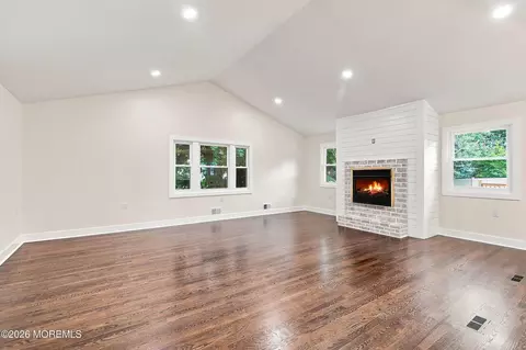 Living - 17 Mohawk Dr, Matawan, NJ 07747 photo 3 of 3