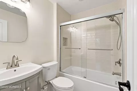 Bath - 17 Mohawk Dr, Matawan, NJ 07747 photo 2 of 4
