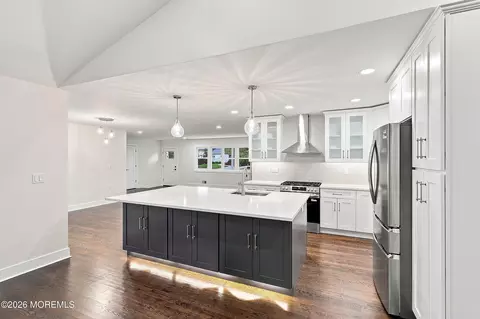Kitchen - 17 Mohawk Dr, Matawan, NJ 07747 photo 3 of 4