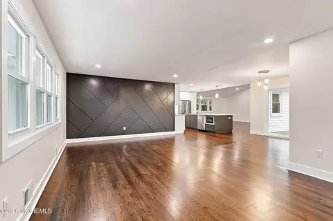Living - 17 Mohawk Dr, Matawan, NJ 07747 photo 1 of 3