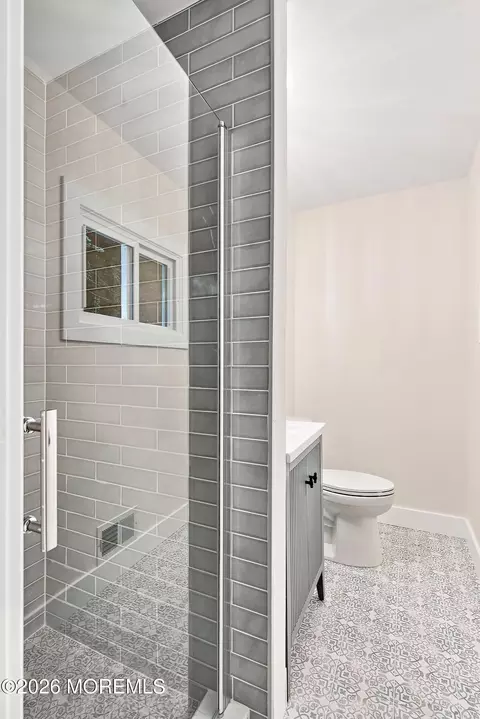 Bath - 17 Mohawk Dr, Matawan, NJ 07747 photo 3 of 4
