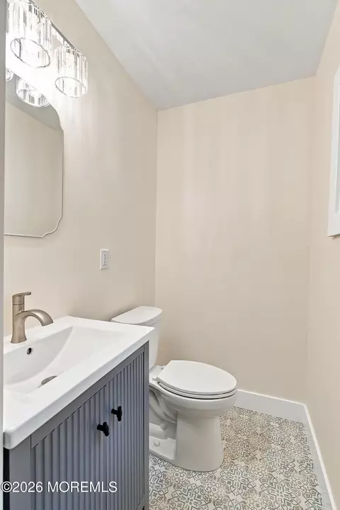 Bath - 17 Mohawk Dr, Matawan, NJ 07747 photo 4 of 4