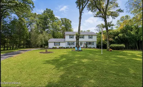 16 Millpond Ln, Colts Neck, NJ 07722