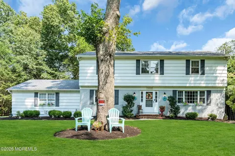 16 Millpond Ln, Colts Neck, NJ 07722
