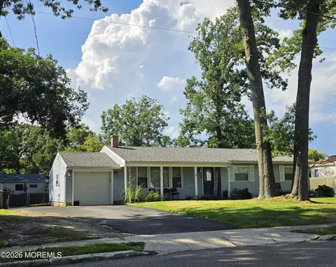 1018 Yellowbank Rd, Toms River, NJ 08753