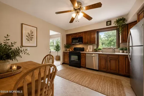 Kitchen - 22 Tuxedo Dr, Wayne, NJ 07470 photo 3 of 4