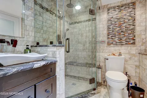 Bath - 41 Walter Dr, Jackson, NJ 08527 photo 2 of 2