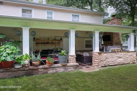 Exterior - 41 Walter Dr, Jackson, NJ 08527 photo 5 of 10