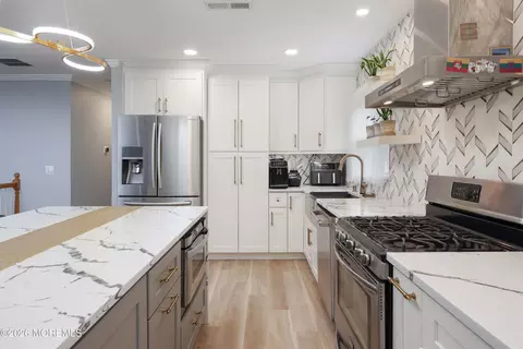 Kitchen - 41 Walter Dr, Jackson, NJ 08527 photo 6 of 7