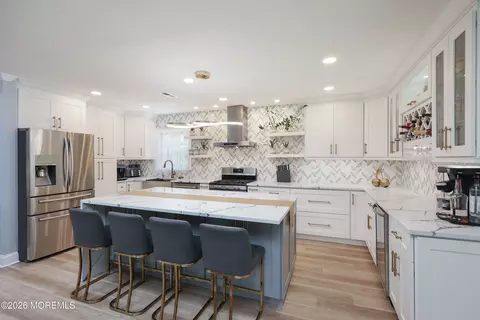 Kitchen - 41 Walter Dr, Jackson, NJ 08527 photo 2 of 7