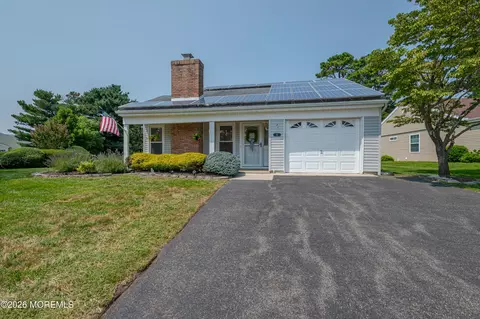 22 Gladstone Ave, Manchester, NJ 08759