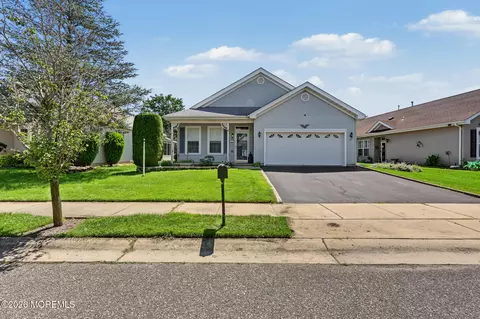 36 Kirkby Ln, Manchester, NJ 08759