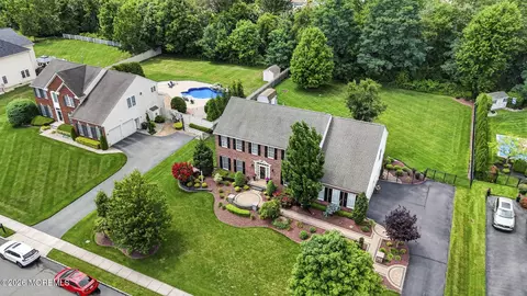 15 Nicole Ct, Freehold, NJ 07728
