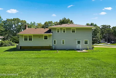 Exterior - 753 Eagle View Rdg Rd, Brick, NJ 08724 photo 4 of 8