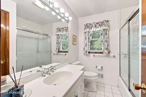Bath - 753 Eagle View Rdg Rd, Brick, NJ 08724 photo 4 of 4